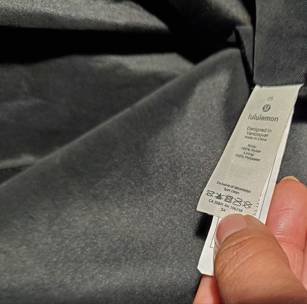 Lululemon Tote In Black Pull Zip - Picture 7 of 13